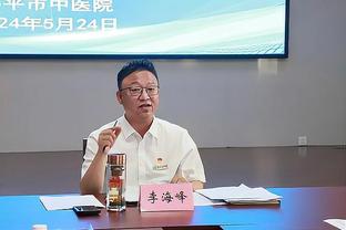 阿根廷国家队晒视频悼念离世的老球迷：您的鼓声永远都在